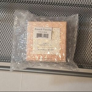 Laura Gellar Baked Highlighter Natural Glow .06 Oz/1.6G Color French Vanilla NIB